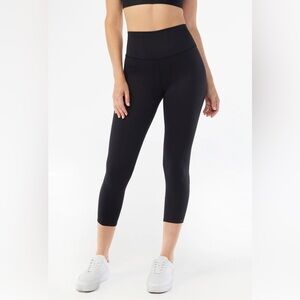 SOFIA VERGARA Womens Capri Leggings Size XL 16-18 Black Nylon Spandex New